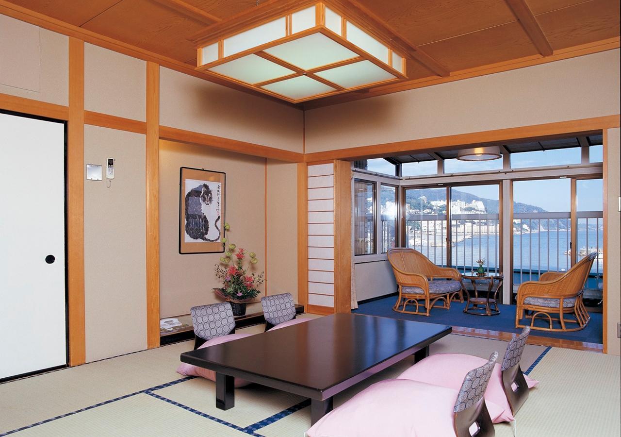 Uomisaki Hotel Atami  Exteriör bild
